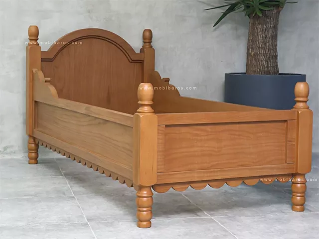 تخت خواب سیسمونی چوبی کلاسیک مدل دلیار 1