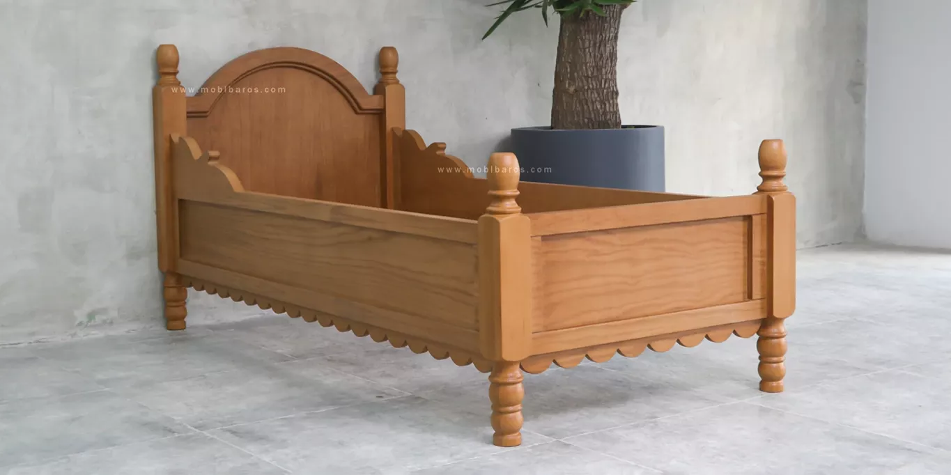 تخت خواب سیسمونی چوبی کلاسیک مدل دلیار